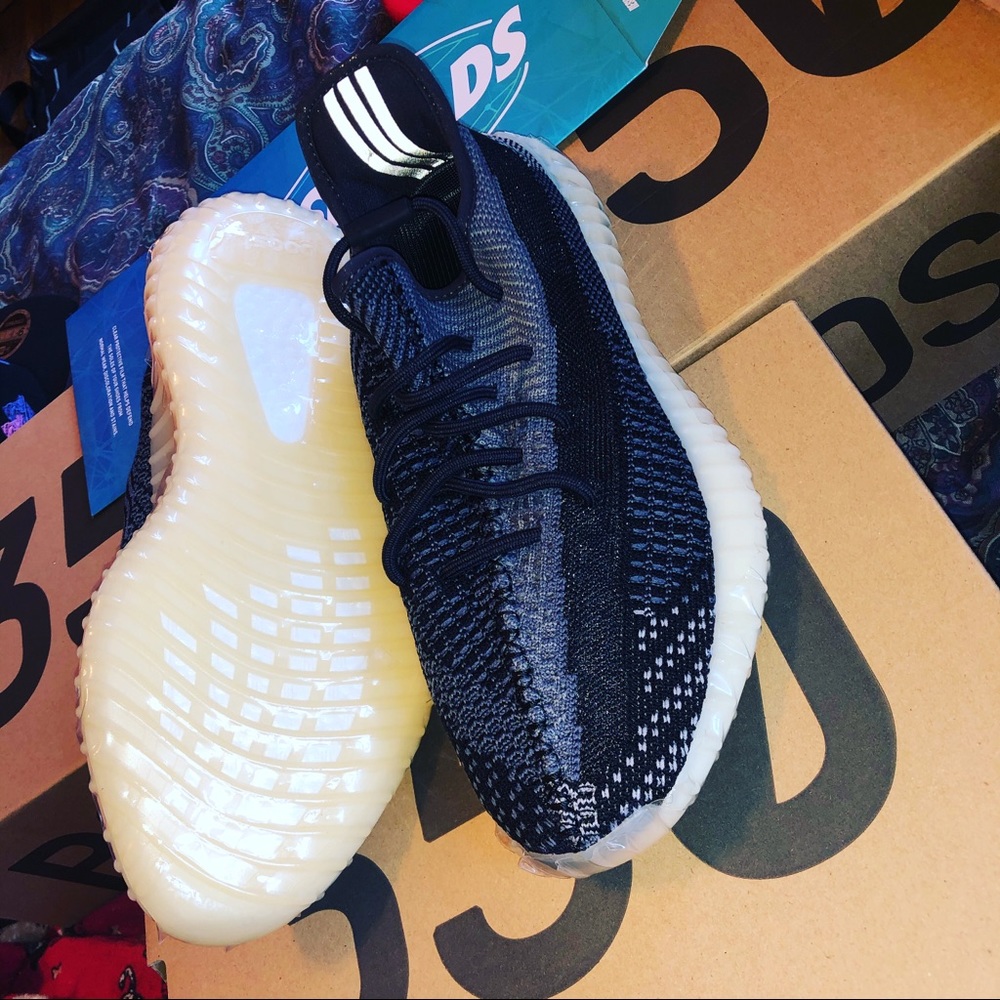 Yeezy Boost 350 V2 CARBON